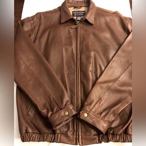 Men’s Vintage Brown Roundtree and Yorke Leather Jacket Size Medium GUC